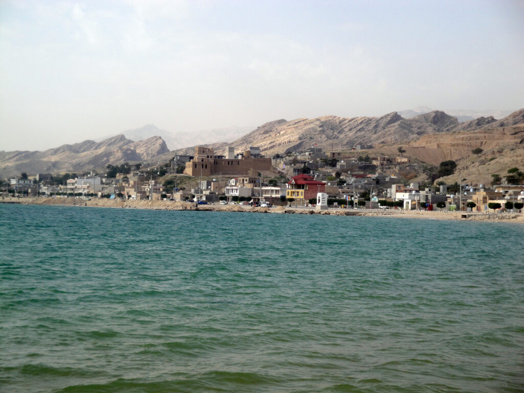 Der Seehafen Siraf am Persischen Golf wäre eine typische Einsatzregion für die geplante Entsalzungsmethode, damit sich Siedlungen energieautonom mit Trinkwasser versorgen können. (Foto: Amir Jangizehi)