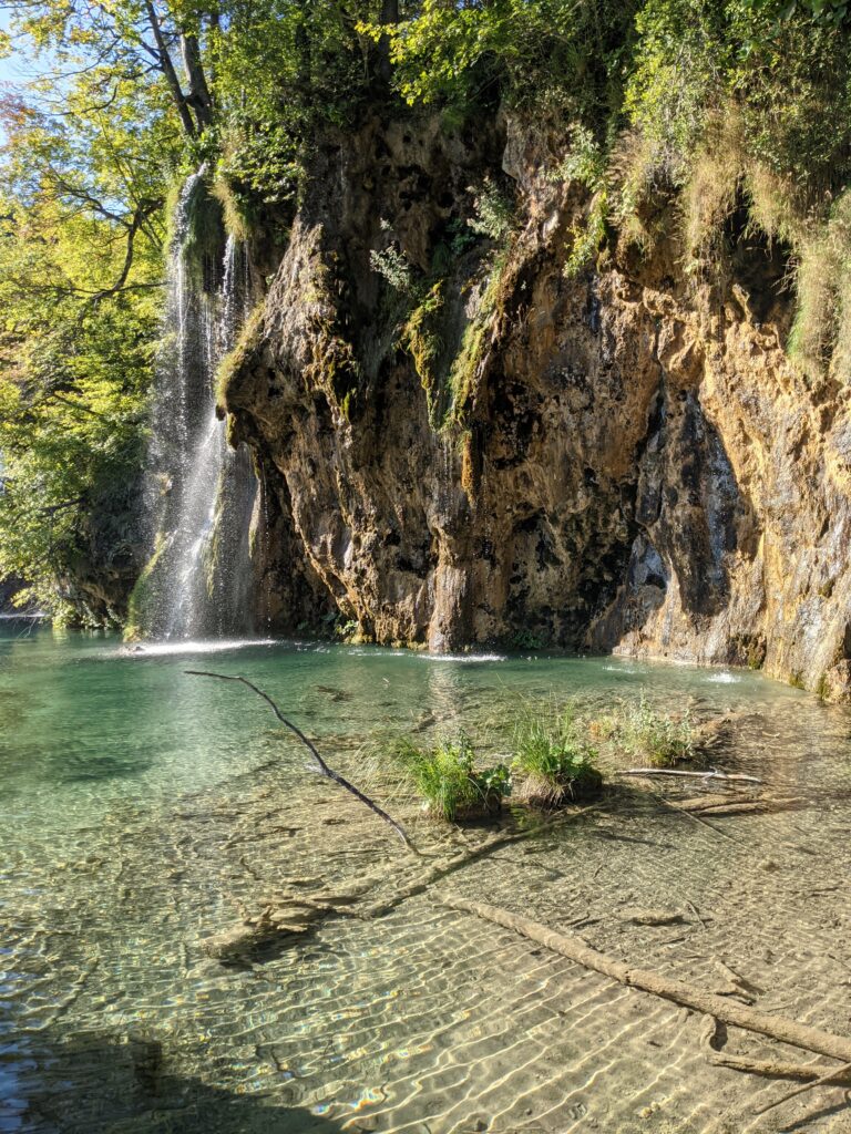 Karstsystem in den Plitvicer Seen: Karstgrundwassersysteme sind ein großer, wichtiger Lebensraum. (Foto/©: Robert Reinecke)