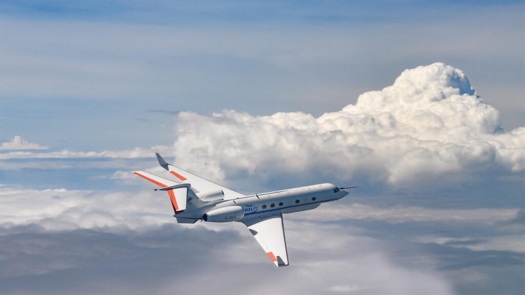 Das Forschungsflugzeug HALO fliegt weltweit für die Atmosphären- und Klimaforschung. (© DLR)