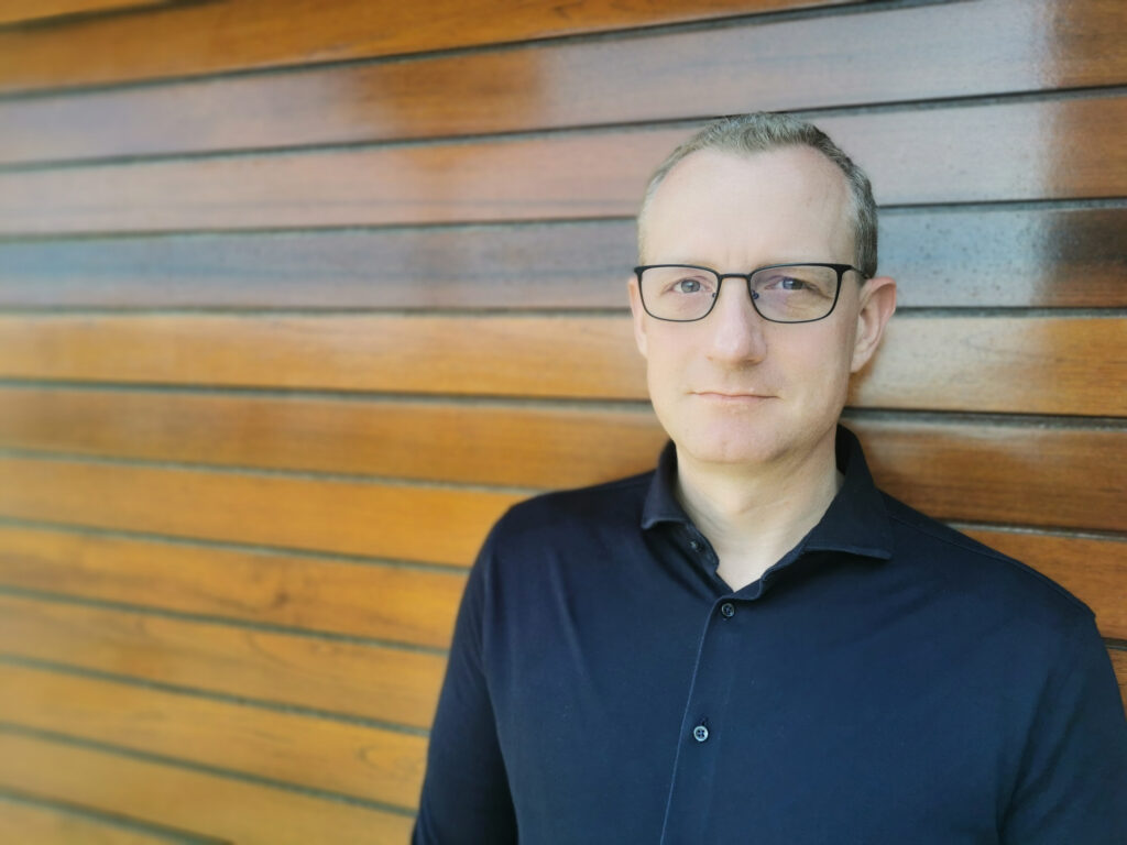 Prof. Dr. Jochen Schmidt, Professor für Systematische Theologie mit Schwerpunkt Dogmatik an der Evangelisch-Theologischen Fakultät der Johannes Gutenberg-Universität Mainz (Foto/©: Anda-Lisa Harmening / Jochen Schmidt)