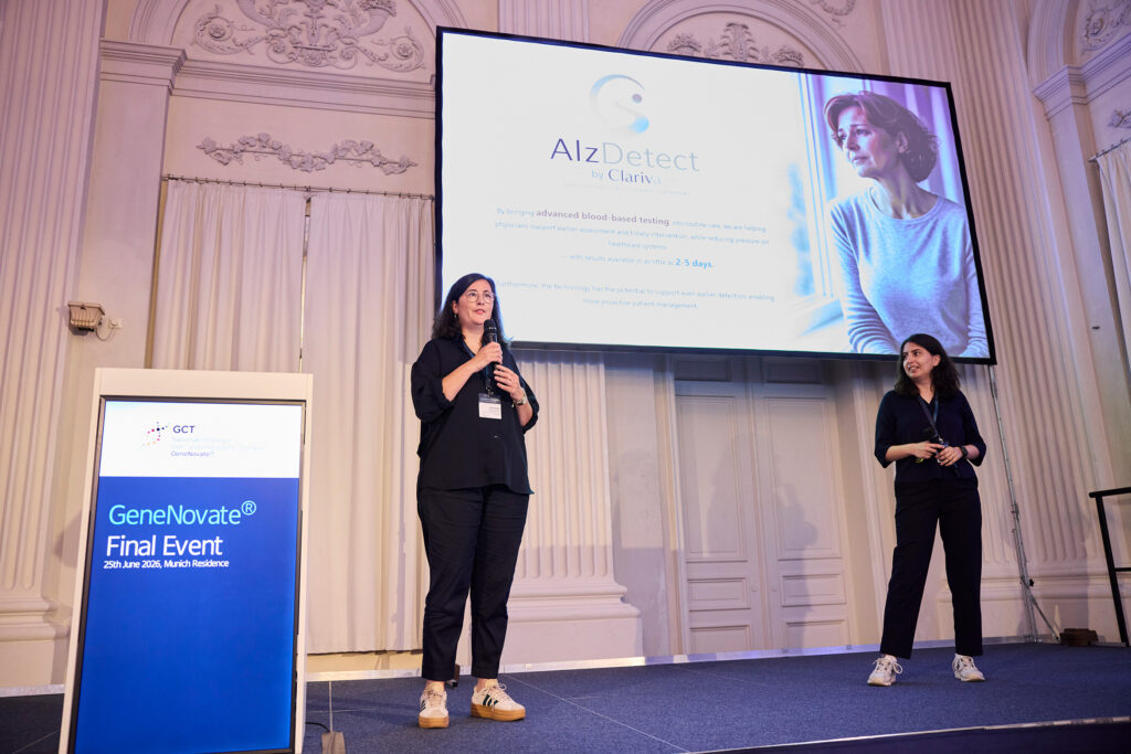 Prof. Dr. Kristina Friedland (l.) und Dr. Selin Akpinar Adscheid (r.) vom Institut für Pharmazeutische und Biomedizinische Wissenschaften der JGU haben im Finale der 3. Runde des GeneNovate® Entrepreneurship-Programms das Projekt "AlzDetect" vorgestellt. (Foto/©: Holger Rauner / Netzwerkbüro GCT)