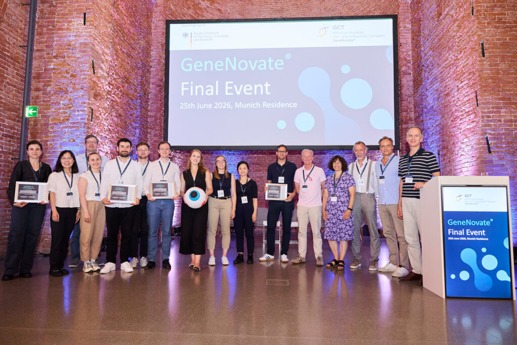 Die vier Gewinner-Teams des GeneNovate® Entrepreneurship-Programms 2026 mit den Jury-Mitgliedern (Foto/©: Holger Rauner / Netzwerkbüro GCT)